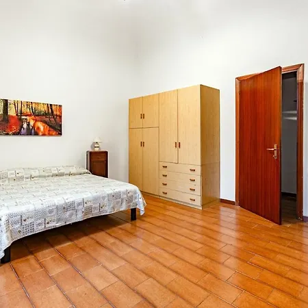 Daire Cozy House With Garden In Downtown Pisa